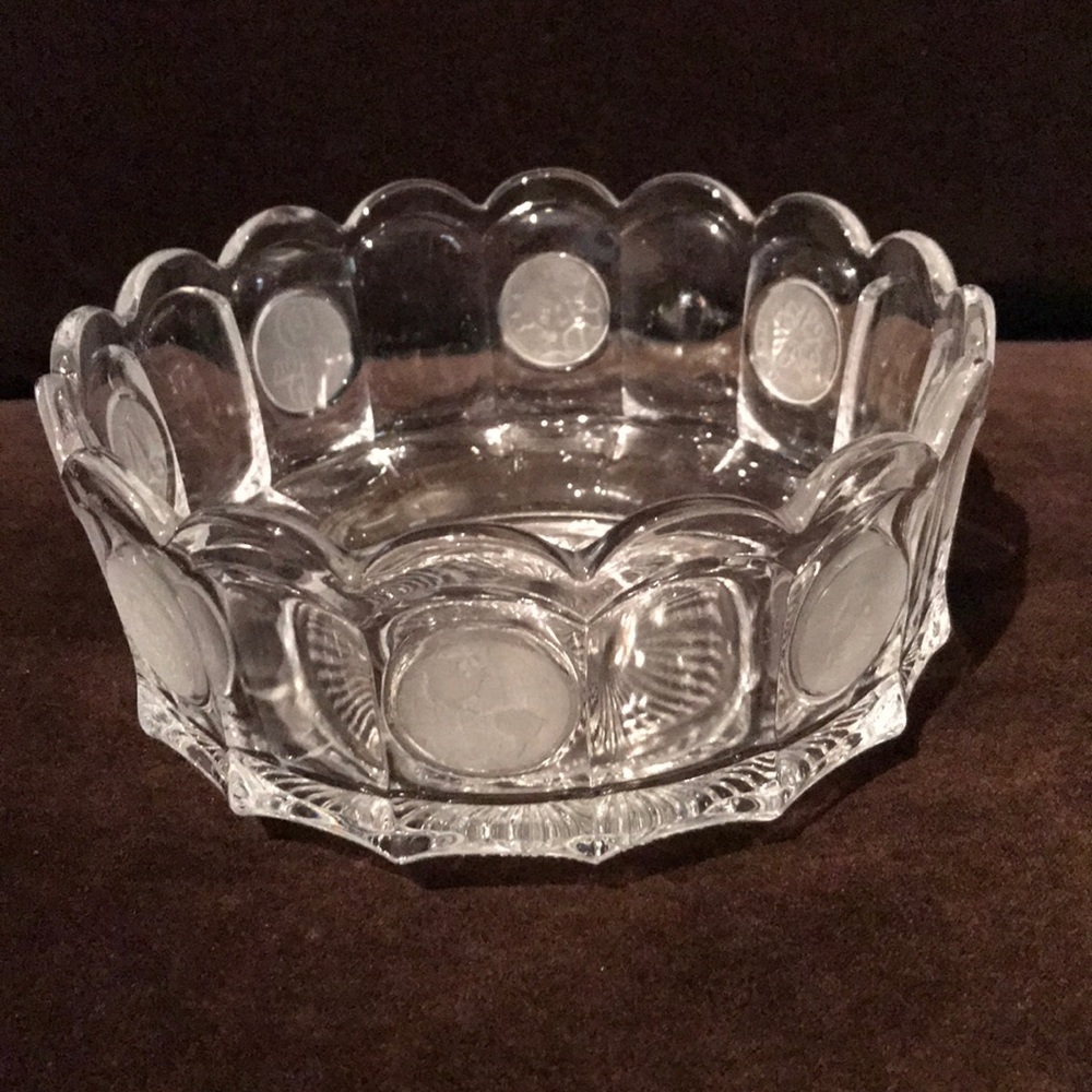 FOSTORIA COIN PATTERN BOWL VINTAGE COLLECTIBLE CRYSTAL 7” 7” IN DIAMETER EX COND